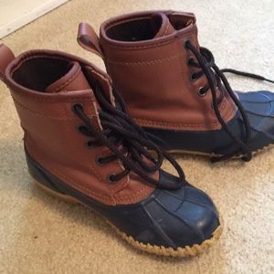 Duck boots